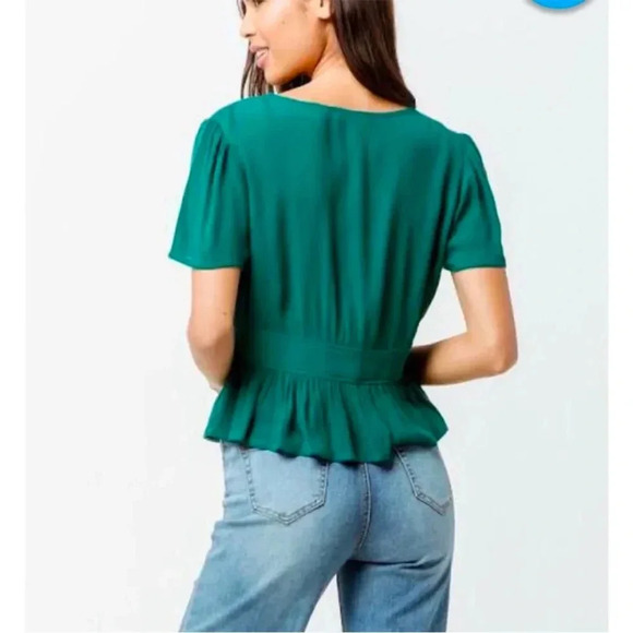 NWOT Tilly’s Patron’s Of Peace Emerald Green Cropped V-Neck Babydoll Top Small - Picture 2 of 8